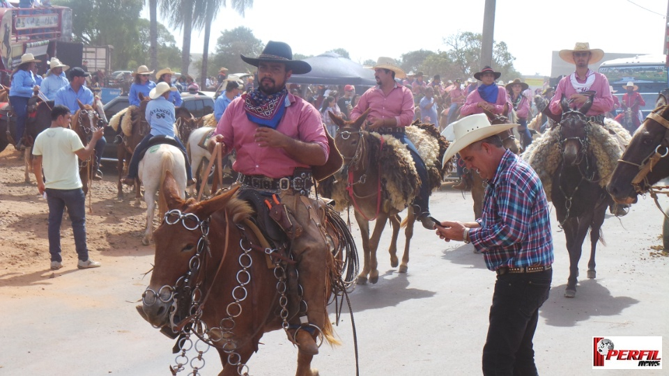 Cavalgada da Associação Cultural Sertaneja atrai 22 comitivas para Três Lagoas