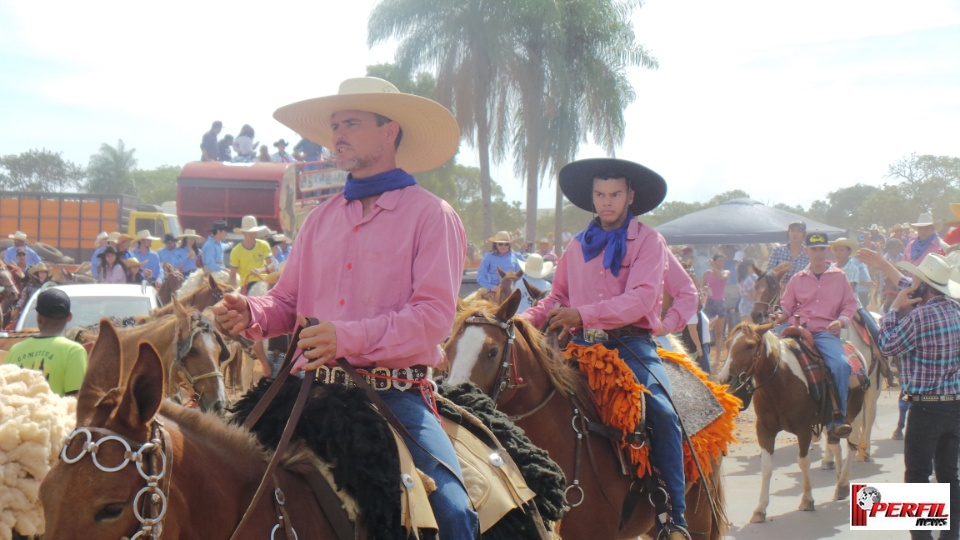 Cavalgada da Associação Cultural Sertaneja atrai 22 comitivas para Três Lagoas