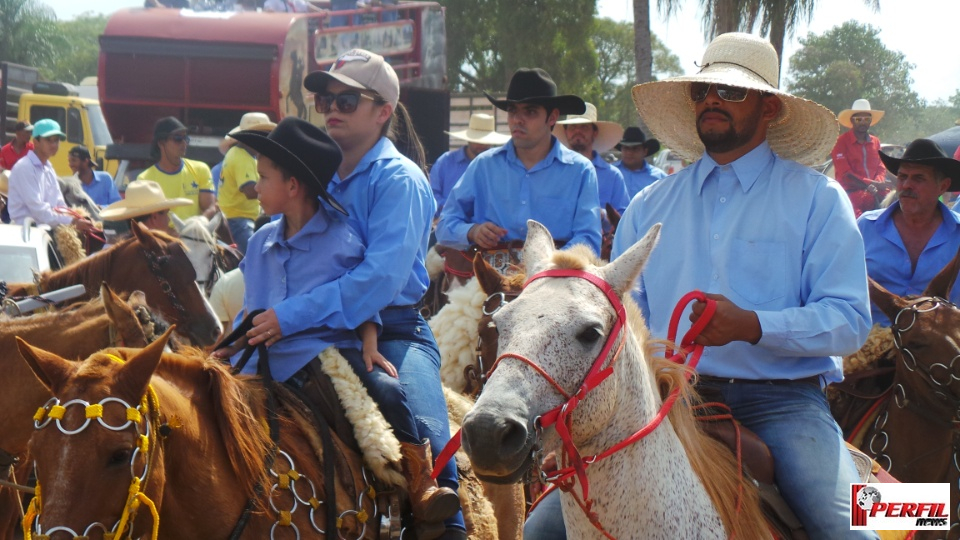 Cavalgada da Associação Cultural Sertaneja atrai 22 comitivas para Três Lagoas