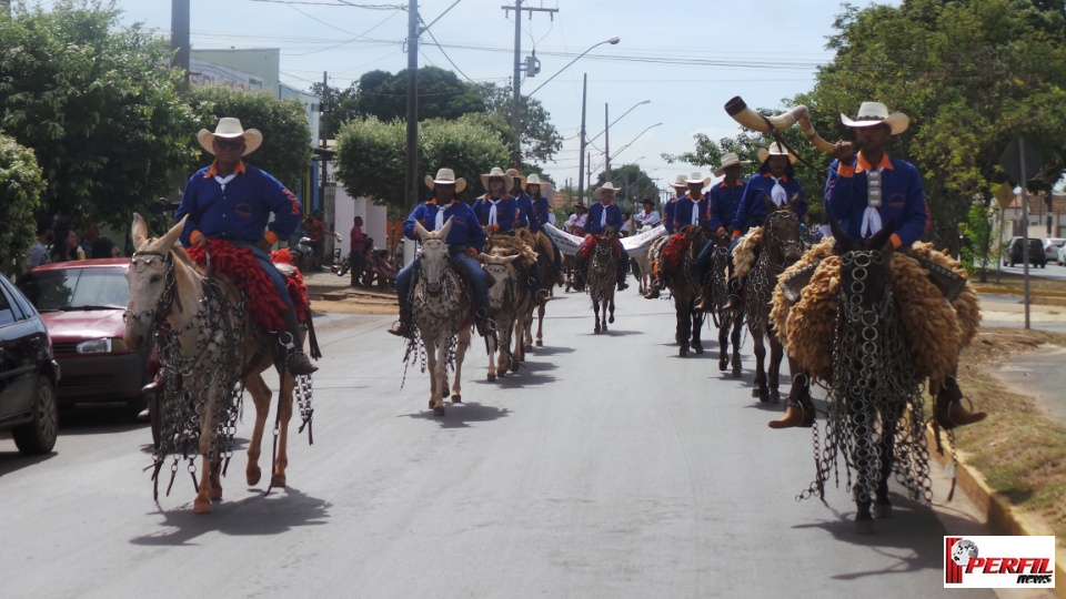 Cavalgada da Associação Cultural Sertaneja atrai 22 comitivas para Três Lagoas