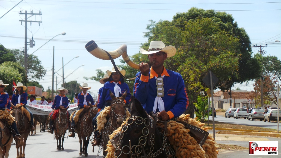 Cavalgada da Associação Cultural Sertaneja atrai 22 comitivas para Três Lagoas