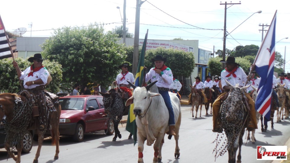 Cavalgada da Associação Cultural Sertaneja atrai 22 comitivas para Três Lagoas