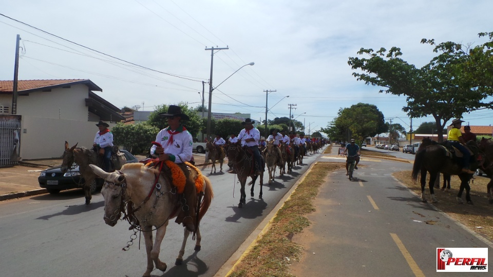 Cavalgada da Associação Cultural Sertaneja atrai 22 comitivas para Três Lagoas