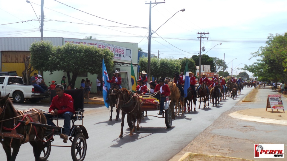 Cavalgada da Associação Cultural Sertaneja atrai 22 comitivas para Três Lagoas