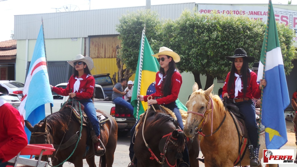 Cavalgada da Associação Cultural Sertaneja atrai 22 comitivas para Três Lagoas