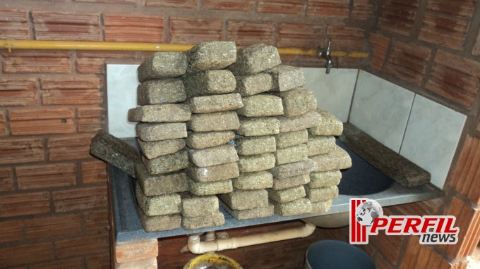 Grande parte da maconha foi encontrada na cozinha do rancho da vereadora Grande parte da maconha foi encontrada na cozinha do rancho da vereadora