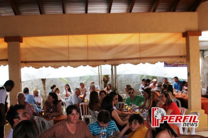 Almoço de confraternização na casa do Dirceu Deguti