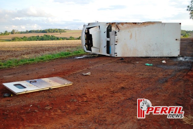 Um morto e três feridos dentro de blindado que capotou em Aral Moreira