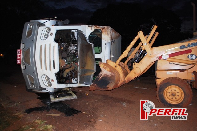 Um morto e três feridos dentro de blindado que capotou em Aral Moreira