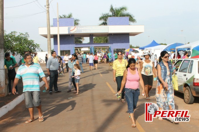 Cemitério de Três Lagoas recebe milhares de visitantes