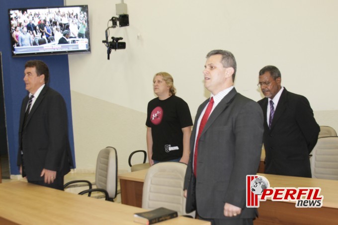 Vereador Tonhão presta homenagens na Câmara Municipal
