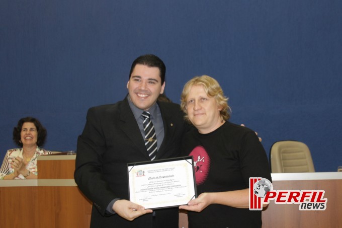 Vereador Tonhão presta homenagens na Câmara Municipal