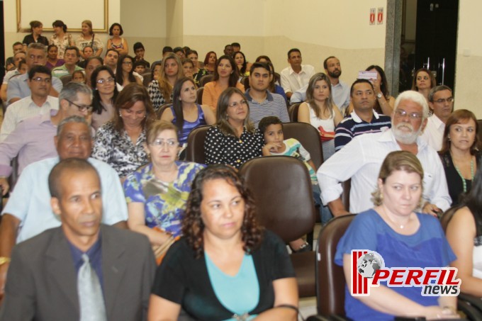 Vereador Tonhão presta homenagens na Câmara Municipal