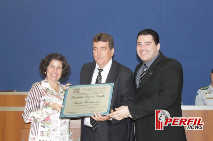 Vereador Tonhão presta homenagens na Câmara Municipal