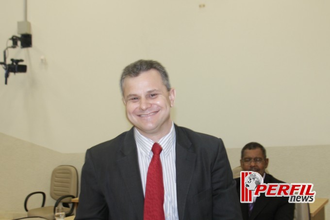 Vereador Tonhão presta homenagens na Câmara Municipal