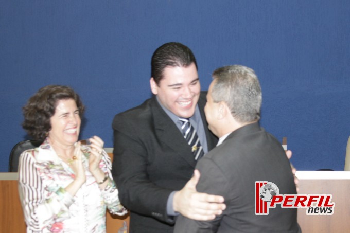 Vereador Tonhão presta homenagens na Câmara Municipal