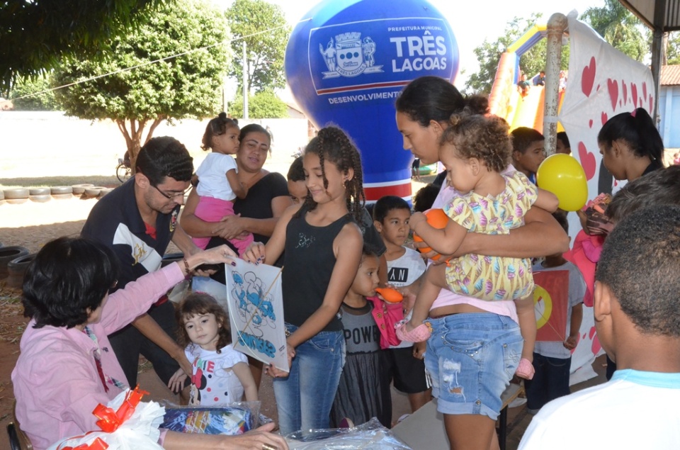 “Mais Lazer” na Vila Piloto teve atividades esportivas e homenagem às mães
