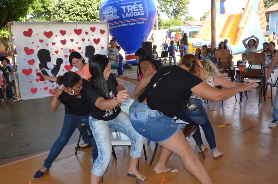 “Mais Lazer” na Vila Piloto teve atividades esportivas e homenagem às mães