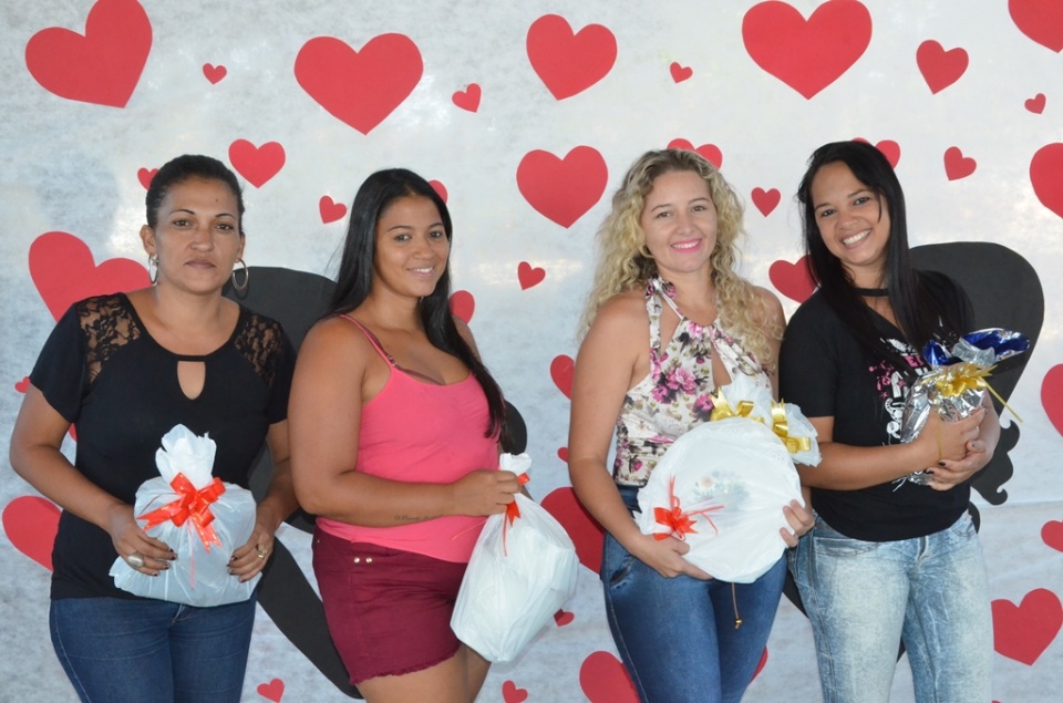 “Mais Lazer” na Vila Piloto teve atividades esportivas e homenagem às mães
