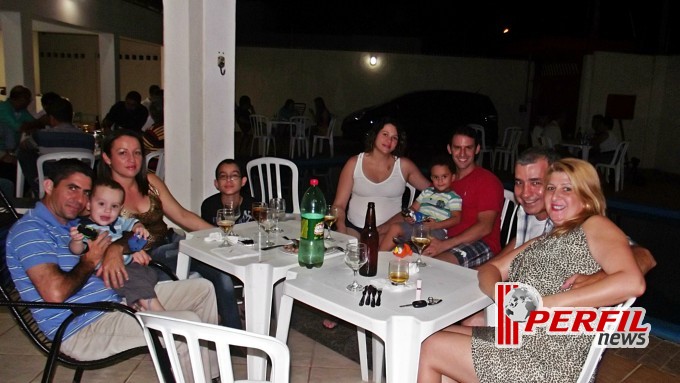 Perfil News confraterniza com funcionários e amigos