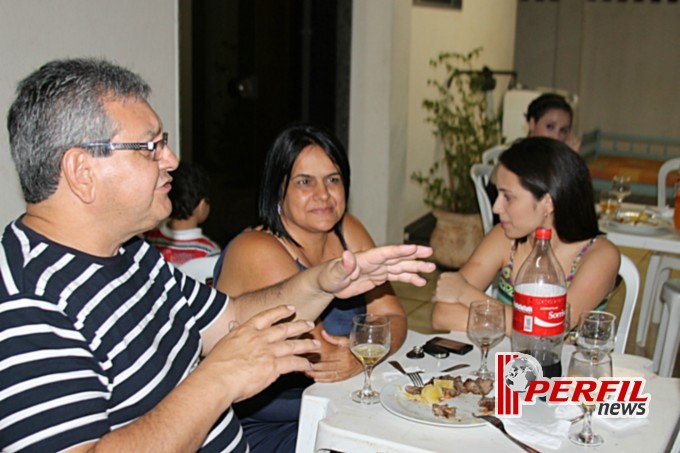 Perfil News confraterniza com funcionários e amigos