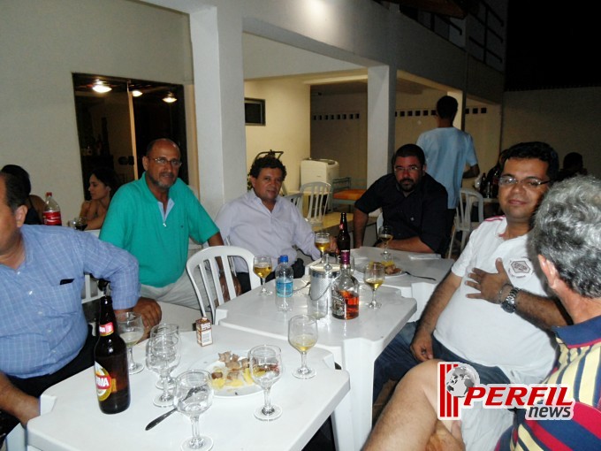 Perfil News confraterniza com funcionários e amigos