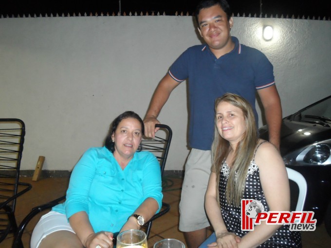 Perfil News confraterniza com funcionários e amigos