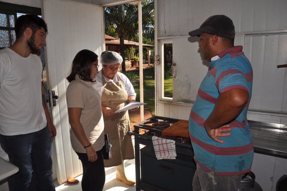 Produtores rurais e assentados têm apoio gratuito para regulamentar e adquirir selo do SIM