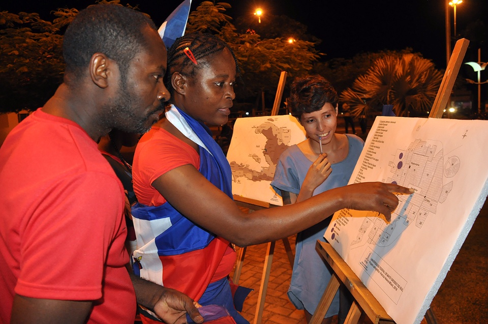 Três-lagoenses prestigiam festividade em alusão ao Dia da Bandeira Haitiana Três-lagoenses prestigiam festividade em alusão ao Dia da Bandeira Haitiana