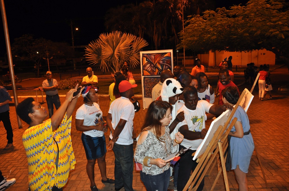 Três-lagoenses prestigiam festividade em alusão ao Dia da Bandeira Haitiana Três-lagoenses prestigiam festividade em alusão ao Dia da Bandeira Haitiana