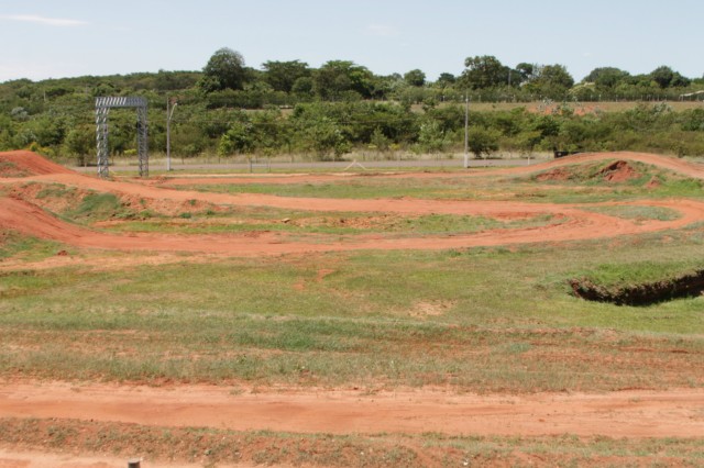 Arena Mix já recebe reformas para a abertura do Brasileiro de Motocross