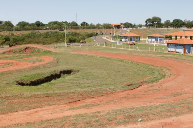 Arena Mix já recebe reformas para a abertura do Brasileiro de Motocross