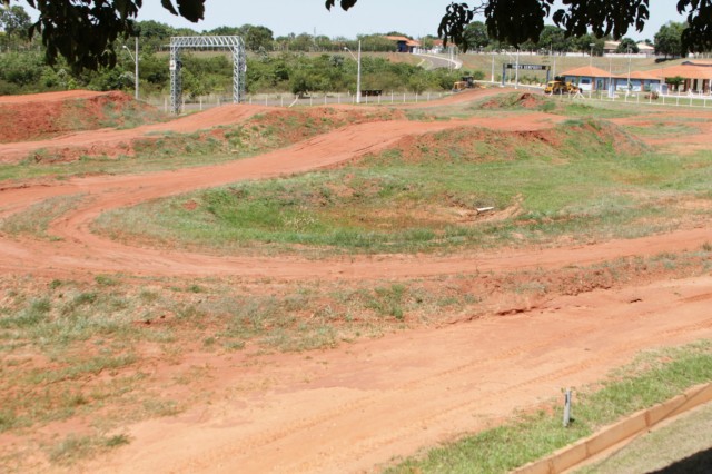 Arena Mix já recebe reformas para a abertura do Brasileiro de Motocross