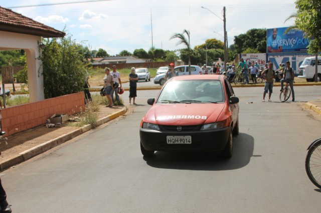 Verona 92 é destruído por fogo em viela de Três Lagoas Verona 92 é destruído por fogo em viela de Três Lagoas
