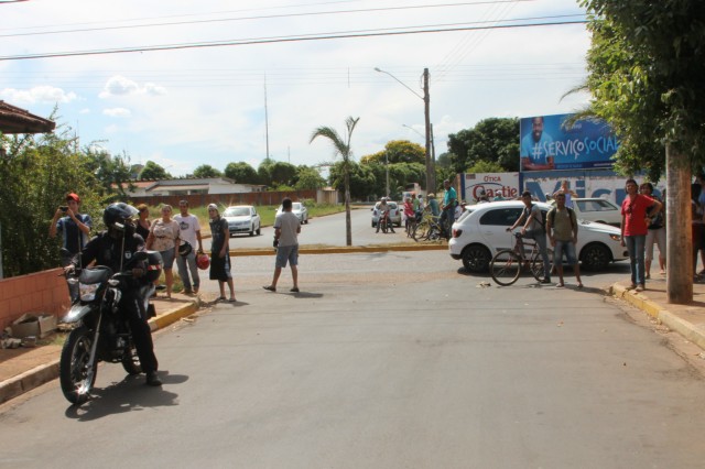Verona 92 é destruído por fogo em viela de Três Lagoas Verona 92 é destruído por fogo em viela de Três Lagoas