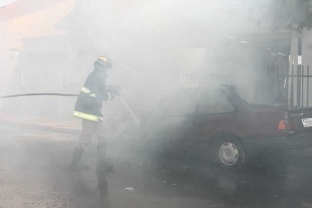 Verona 92 é destruído por fogo em viela de Três Lagoas Verona 92 é destruído por fogo em viela de Três Lagoas