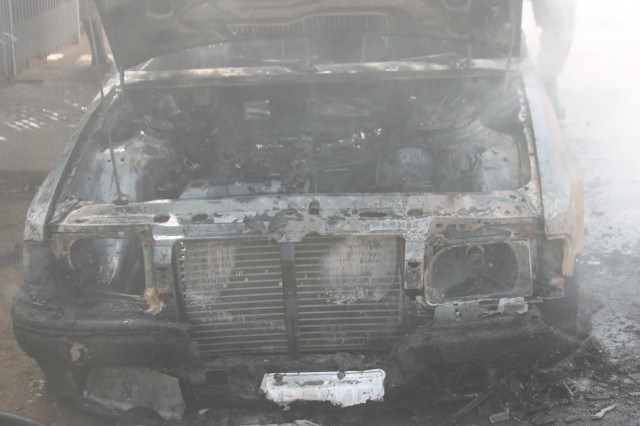 Verona 92 é destruído por fogo em viela de Três Lagoas Verona 92 é destruído por fogo em viela de Três Lagoas