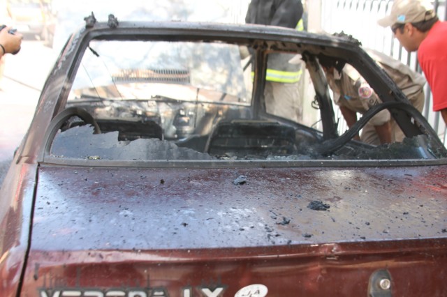 Verona 92 é destruído por fogo em viela de Três Lagoas Verona 92 é destruído por fogo em viela de Três Lagoas