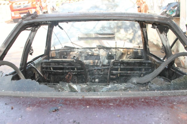 Verona 92 é destruído por fogo em viela de Três Lagoas Verona 92 é destruído por fogo em viela de Três Lagoas