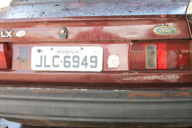 Verona 92 é destruído por fogo em viela de Três Lagoas Verona 92 é destruído por fogo em viela de Três Lagoas