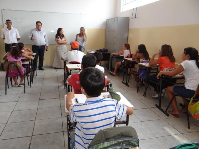 Prefeito Cacildo participa de volta as aulas na rede Municipal