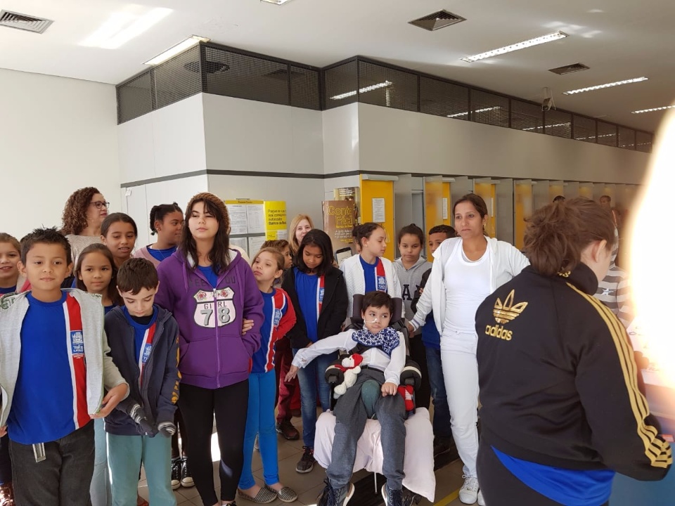 Alunos de 9 a 12 anos visitam dependência do Banco do Brasil em Três Lagoas Alunos de 9 a 12 anos visitam dependência do Banco do Brasil em Três Lagoas