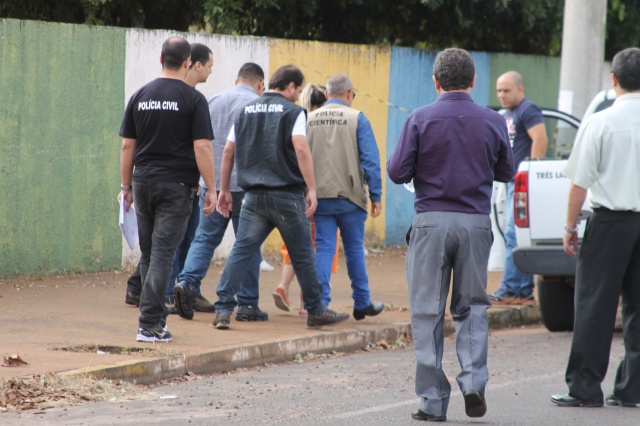 Em Três Lagoas, cabeleireira acusada de assassinato participa de reconstituição