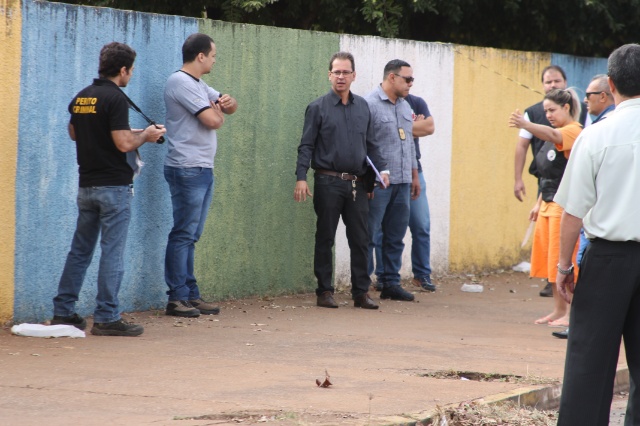 Em Três Lagoas, cabeleireira acusada de assassinato participa de reconstituição