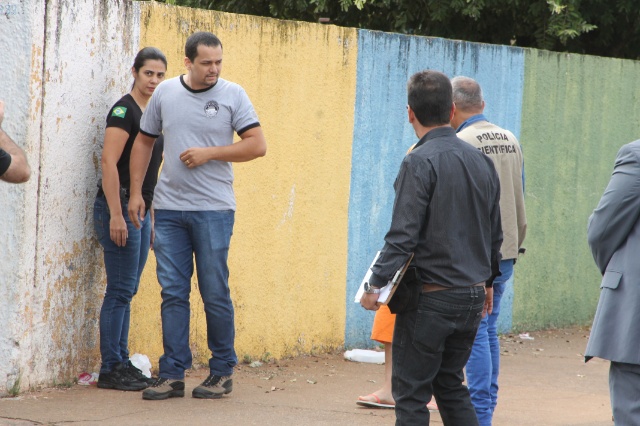 Em Três Lagoas, cabeleireira acusada de assassinato participa de reconstituição