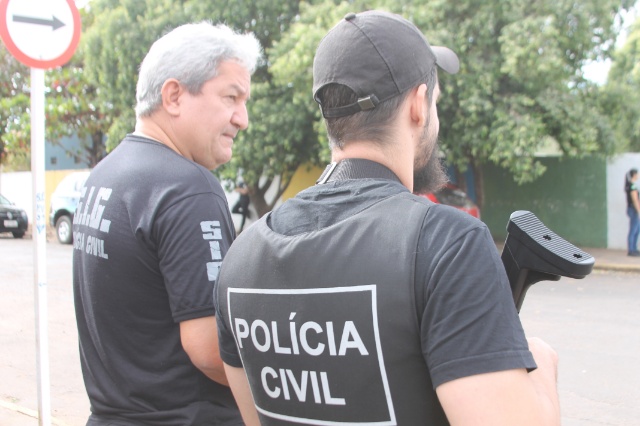 Em Três Lagoas, cabeleireira acusada de assassinato participa de reconstituição