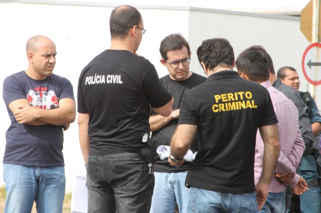 Em Três Lagoas, cabeleireira acusada de assassinato participa de reconstituição