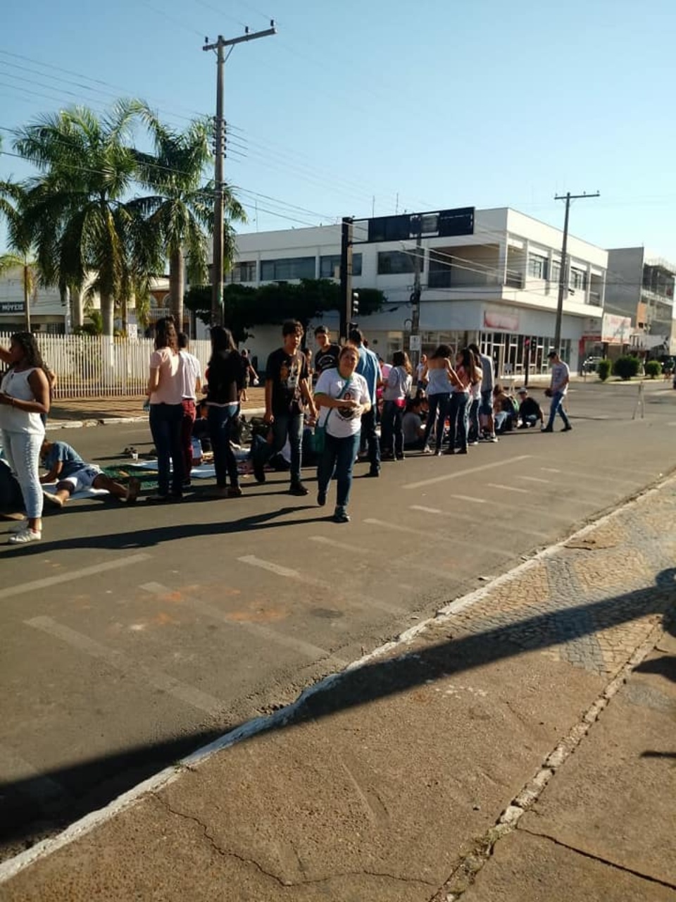 Tapetes de Corpus Christi são confeccionados em Três Lagoas Tapetes de Corpus Christi são confeccionados em Três Lagoas