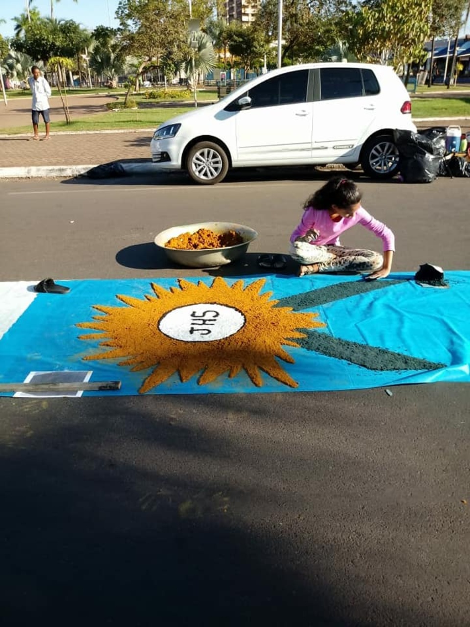 Tapetes de Corpus Christi são confeccionados em Três Lagoas Tapetes de Corpus Christi são confeccionados em Três Lagoas