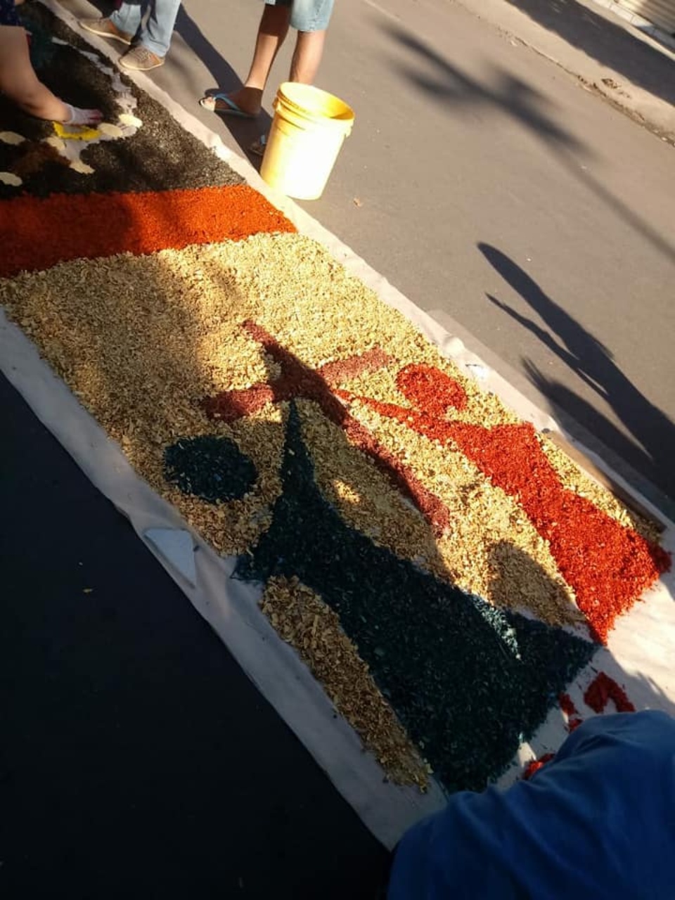 Tapetes de Corpus Christi são confeccionados em Três Lagoas Tapetes de Corpus Christi são confeccionados em Três Lagoas